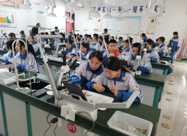 优化评价机制突出在教师教学评价中跨学科教学成果的权重 优化评价机制突出在教师教学评价中跨学科教学成果的权重